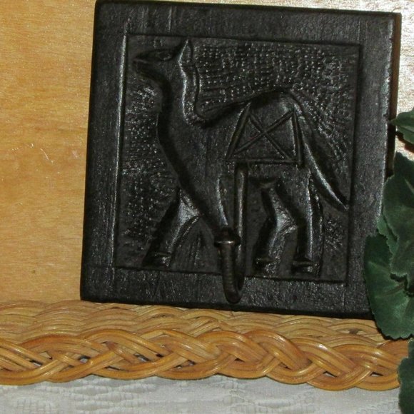 Camel Coat Hook Hand Carved Wood Back & Metal Boho Home Decor - Picture 3 of 11